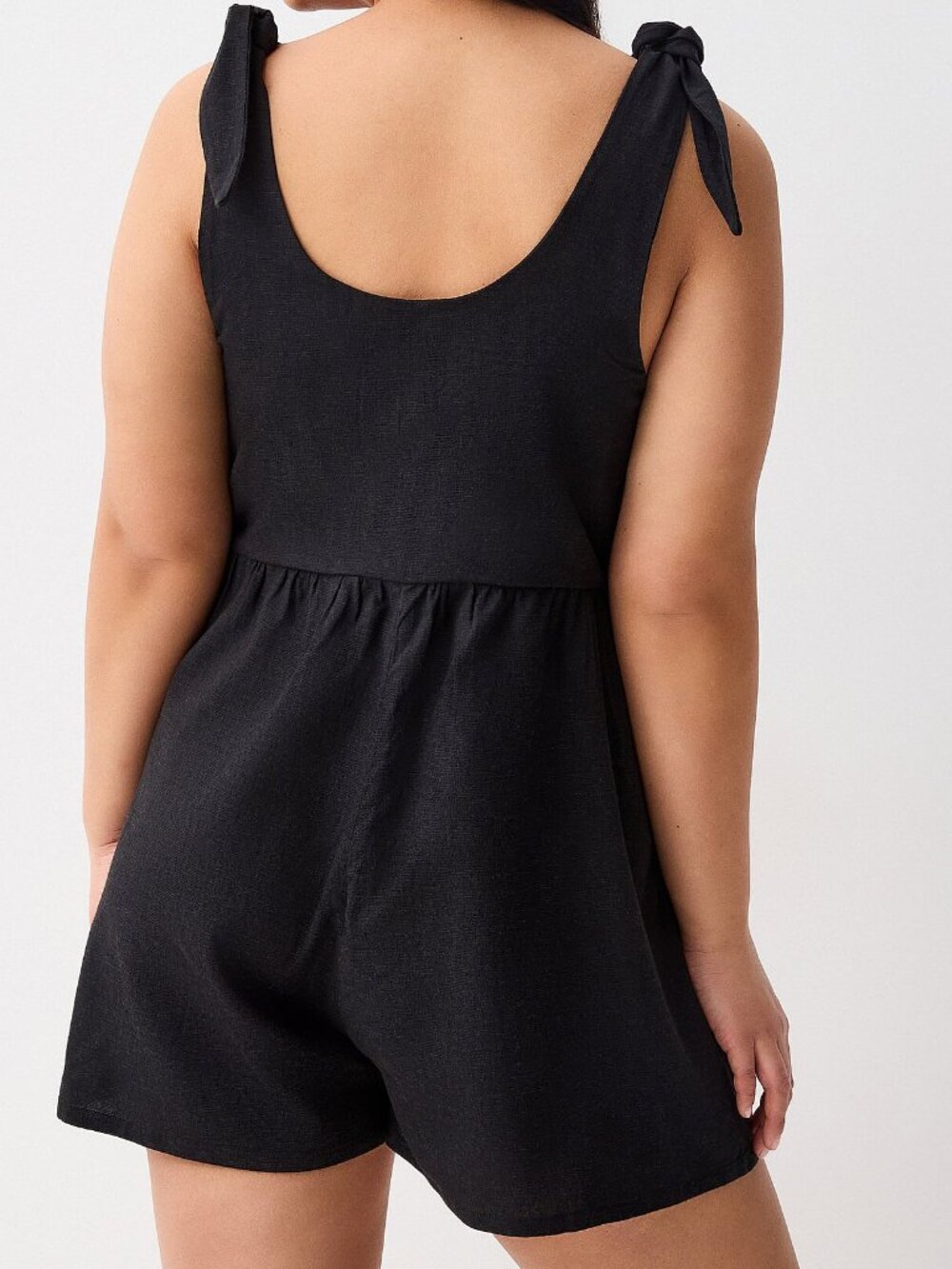 Tie-strap romper - Picture 3 of 3